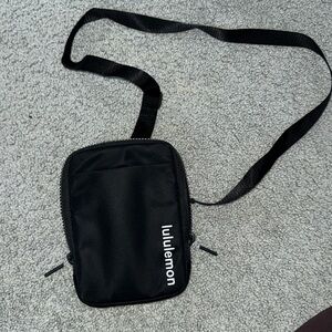 Lululemon crossbody pouch